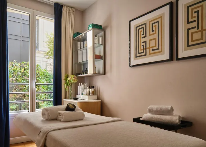 Lord Byron Hotel Parijs