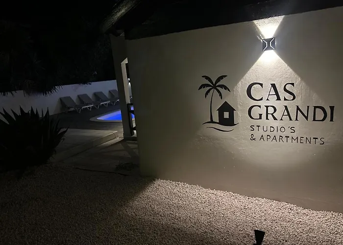 Cas Grandi Studios & Apartments With Pool & Jacuzzi Willemstad