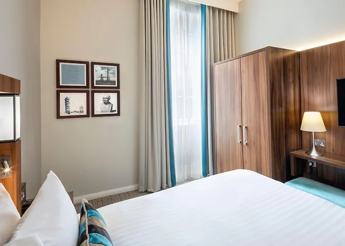 Courtyard By Marriott Edinburgh Hotel