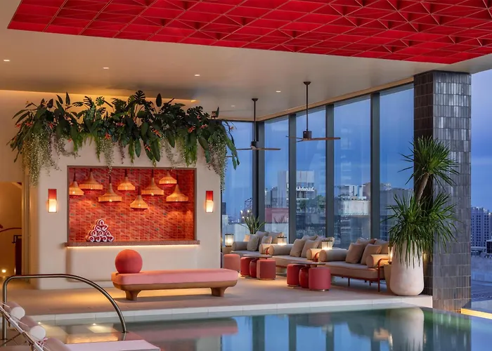 Kromo Bangkok, Curio Collection By Hilton
