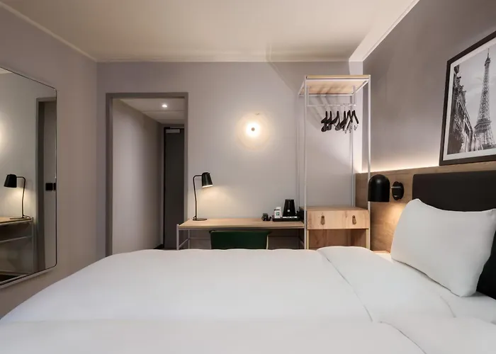 Campanile Prime - Dijon Centre Gare Hotel
