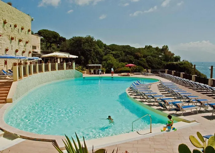 Baia Delle Rocce Verdi Resort Napels