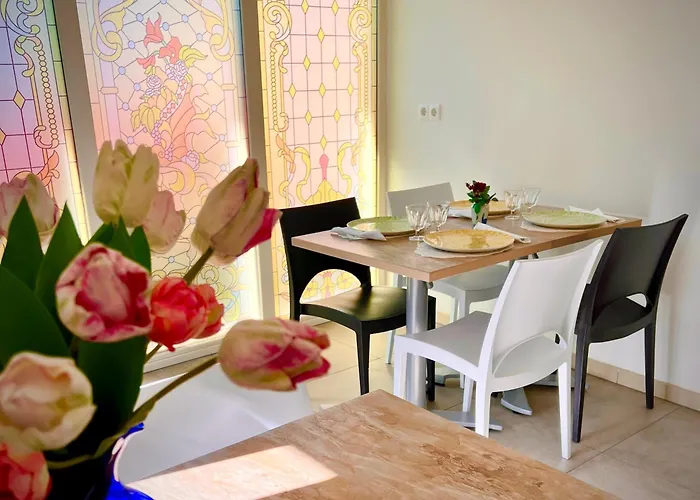 Rooi Bij de Knoptoren B&B Sint-Oedenrode