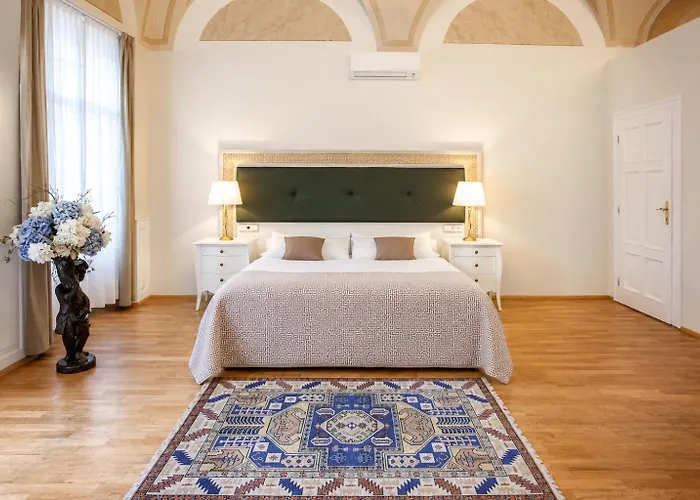 Little King Hotel U Malvaze Praag