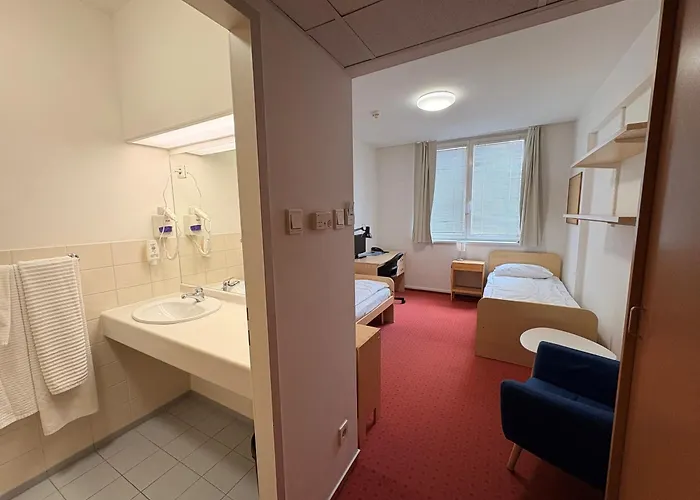 Ceu Konferencia Koezpont Hotel Boedapest
