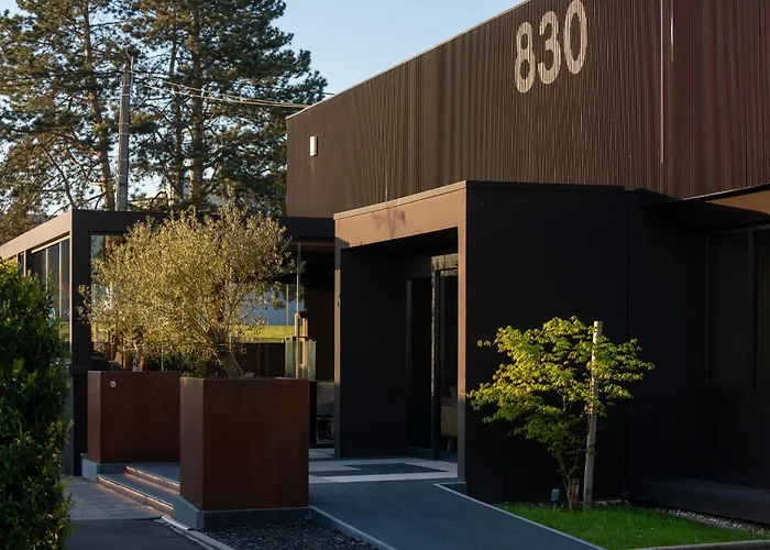 Hotel Le 830 Namen