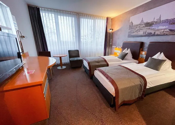 Ramada By Wyndham Dresden Hotel