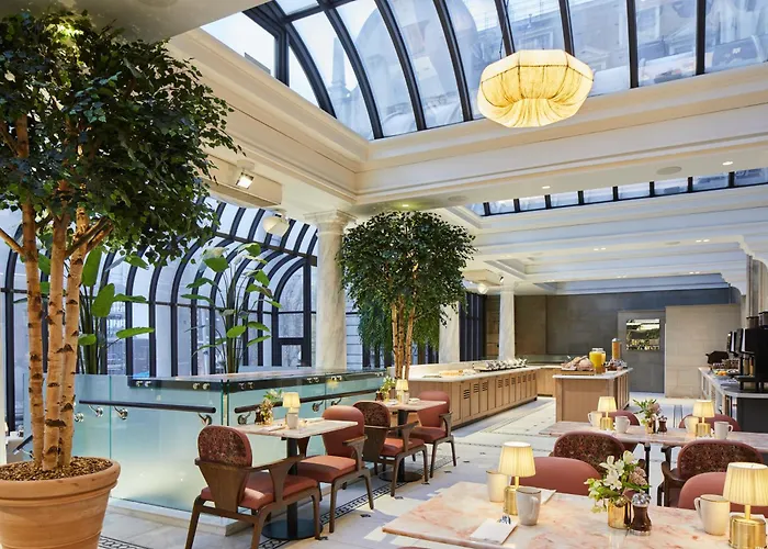 The Dilly Hotel Londen