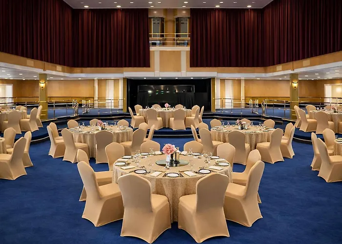 Queen Elizabeth 2 Hotel Dubai