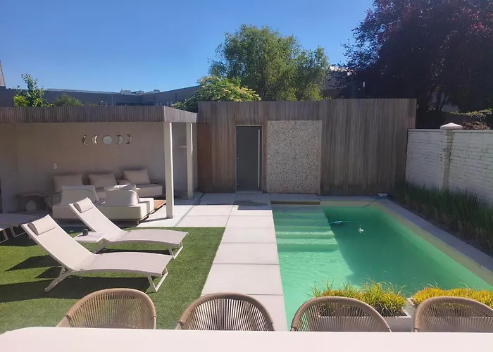 Nova Nocte Urban Private Pool & Spa Retreat Tongeren