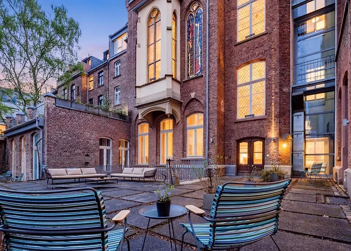 HOPPER Hotel St. Josef Keulen