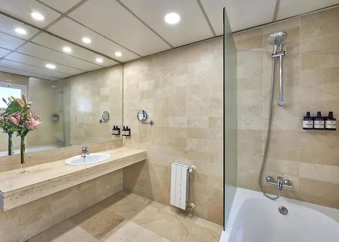 Nh Barcelona Eixample Hotel