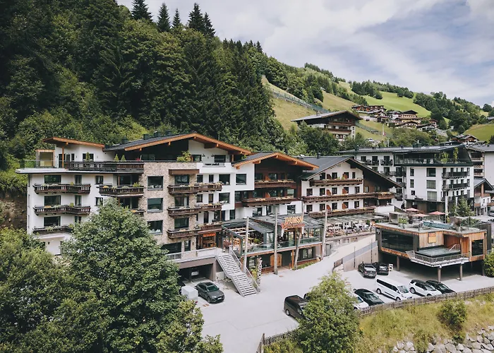 Thomsn Central Hotel & Appartements Saalbach-Hinterglemm
