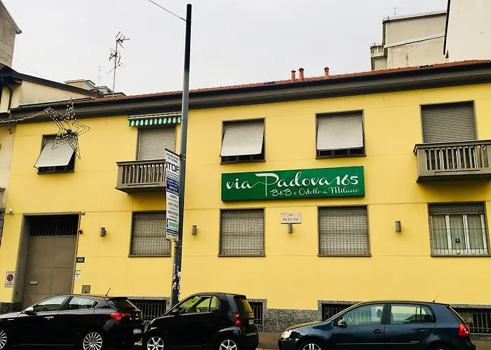Via Padova 165 Hotel Milaan