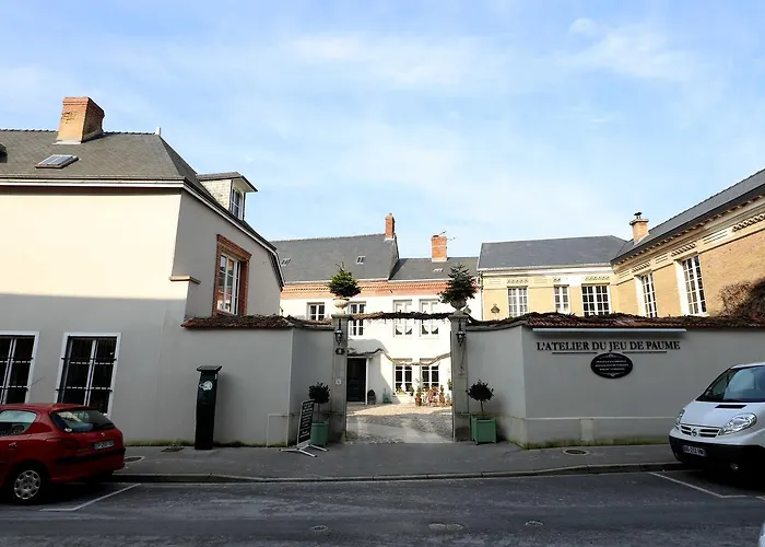 Au Jeu De Paume Bed and Breakfast Épernay