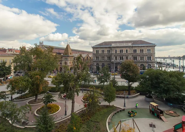Butterfly Home Danube Boedapest
