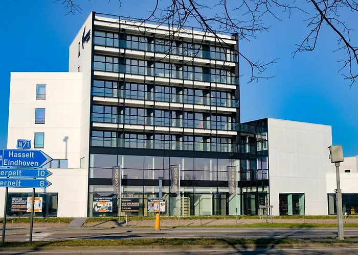 Corbie Lommel Ring Hotel