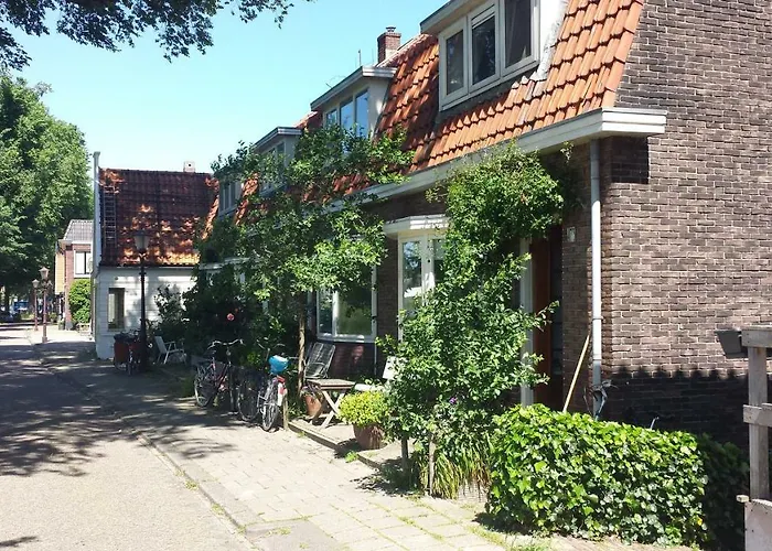 Family House Amsterdam Hotel