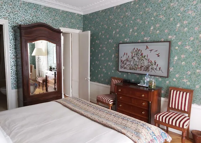 Le 48 Paris Bed and Breakfast