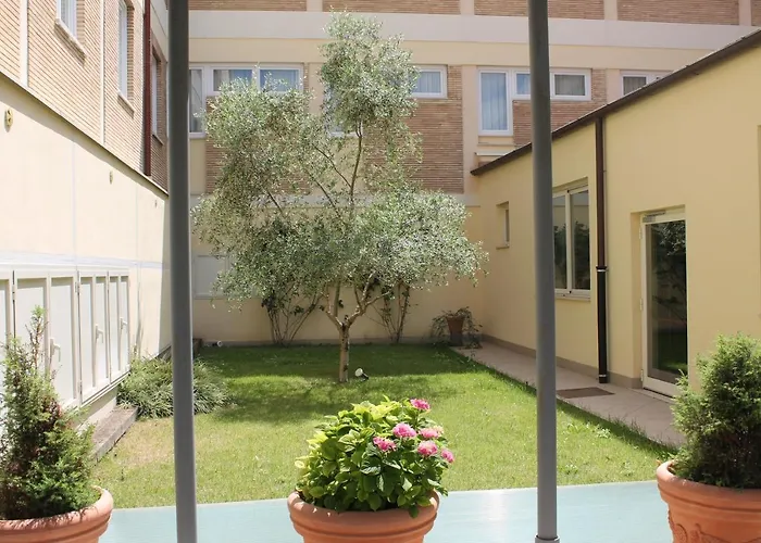 Casa Per Ferie San Juan De Avila Rome